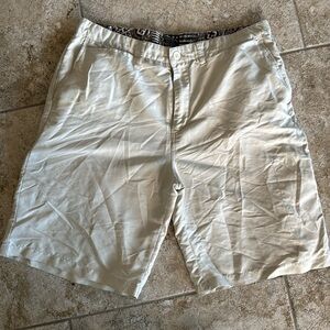 Men’s quicksilver shorts 38